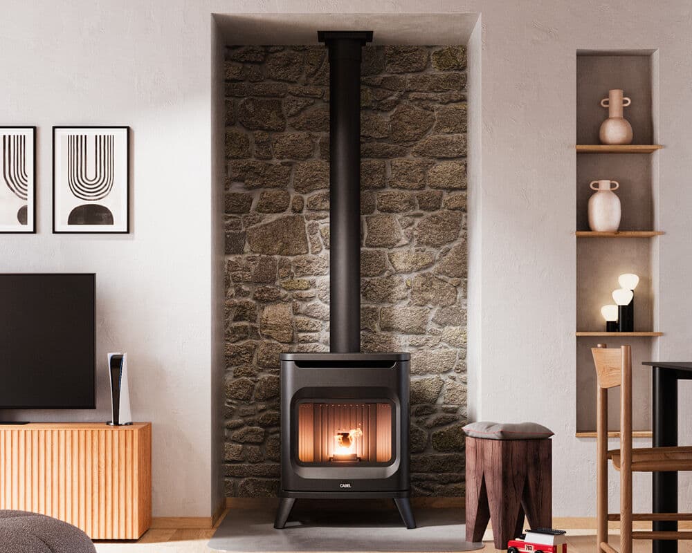 Cadel Hublot 6 UP Twin à Carpentras (84200) : poêle à granulés compact 6 kW, design hublot, diffusion double d’air chaud. Installation et conseils par Flamme Concept dans le Vaucluse.