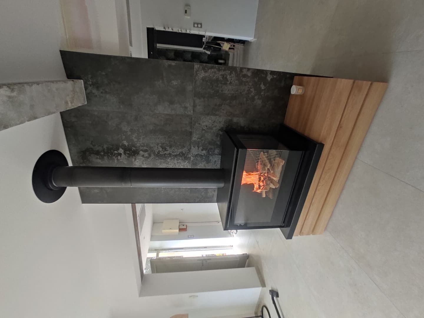 Poêle à bois à Saint-Rémy-de-Provence, vue 2, réalisation Flamme Concept