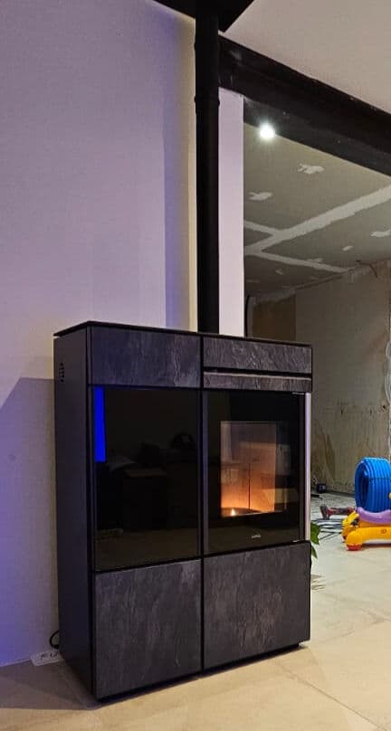Nobis A10 C light 2020 (convection naturelle et nettoyage automatique, grosse réserve)installé à Saint Paul Trois Chateaux dans la Drôme (26) par Flamme Concept