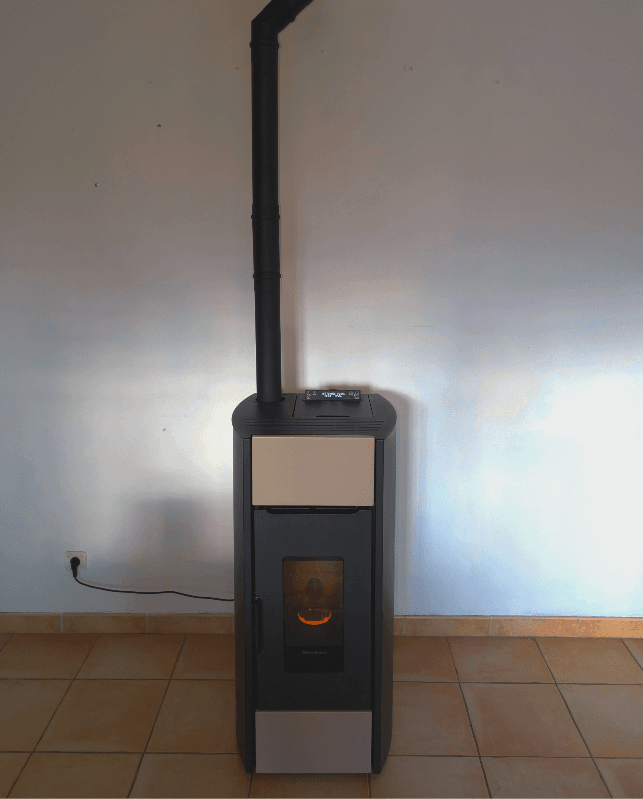 Poêle à granulé Nordica Extraflame mirka plus installé à Courthézon dans le Vaucluse (84) par Flamme Concept