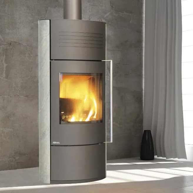 Fonte Flamme Pôele à bois Ilam gris avec accumulateur, vue principale, visuel fabricant